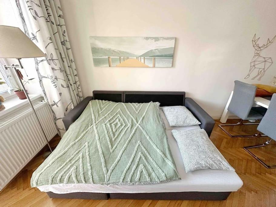 Bright And Central Suite With A Balcony Бърно Екстериор снимка